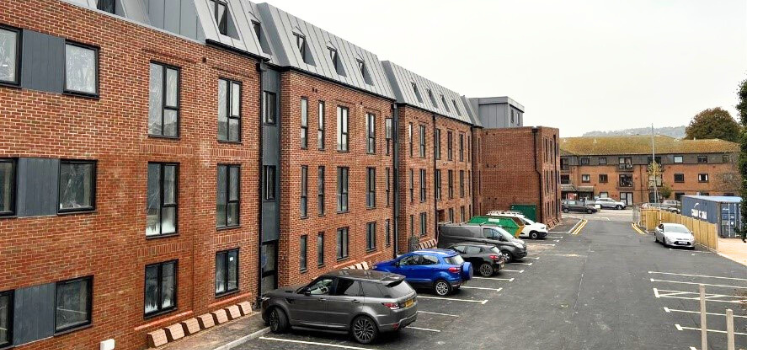 Multi unit commercial block